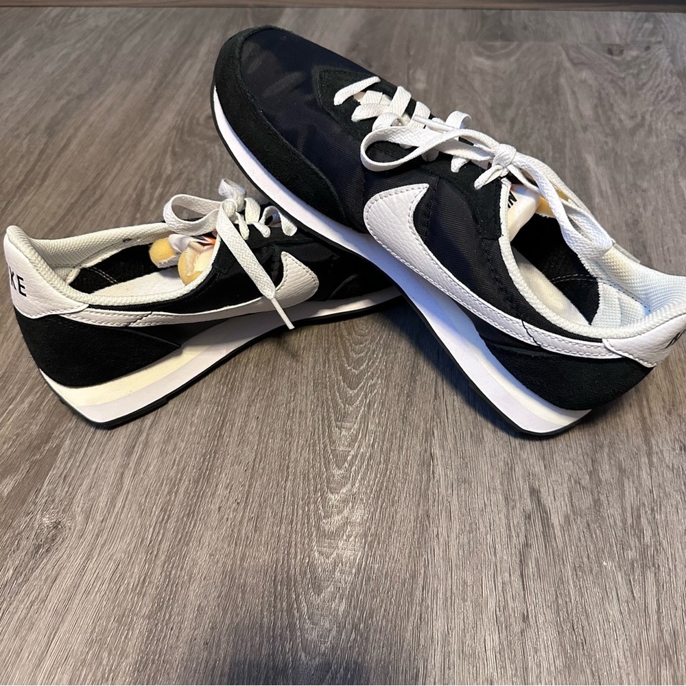 Nike Black and White Athletic Shoes